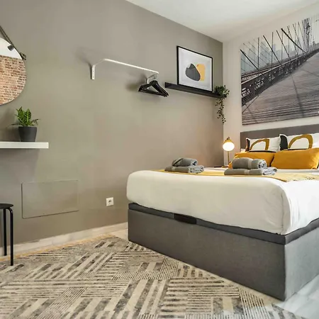 Modern With Private Rooftop Terrace By Rems *