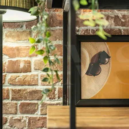 Modern With Private Rooftop Terrace By Rems Lejlighed *