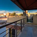 Modern With Private Rooftop Terrace By Rems *